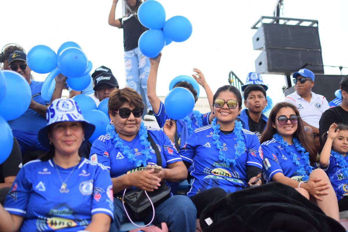 radiouno_pe's tweet image. ⚽️🏆#CopaPerú │ La finalísima por Radio Uno

Bentín Tacna Heroica vs F.C. Cajamarca

🗣️#EnVivo ► goo.su/lbUxG

📲Cobertura total vía multiplataformas desde el estadio Iván Elías Moreno - Villa El Salvador - Lima