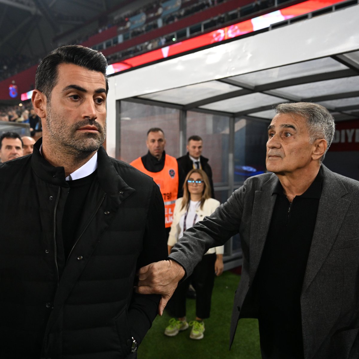 bpthaber's tweet photo. Volkan Demirel: "Bir insanın ölene saygısı yoksa benim dirisine hiç saygım olmaz!" https://t.co/DNJpdKKcMn