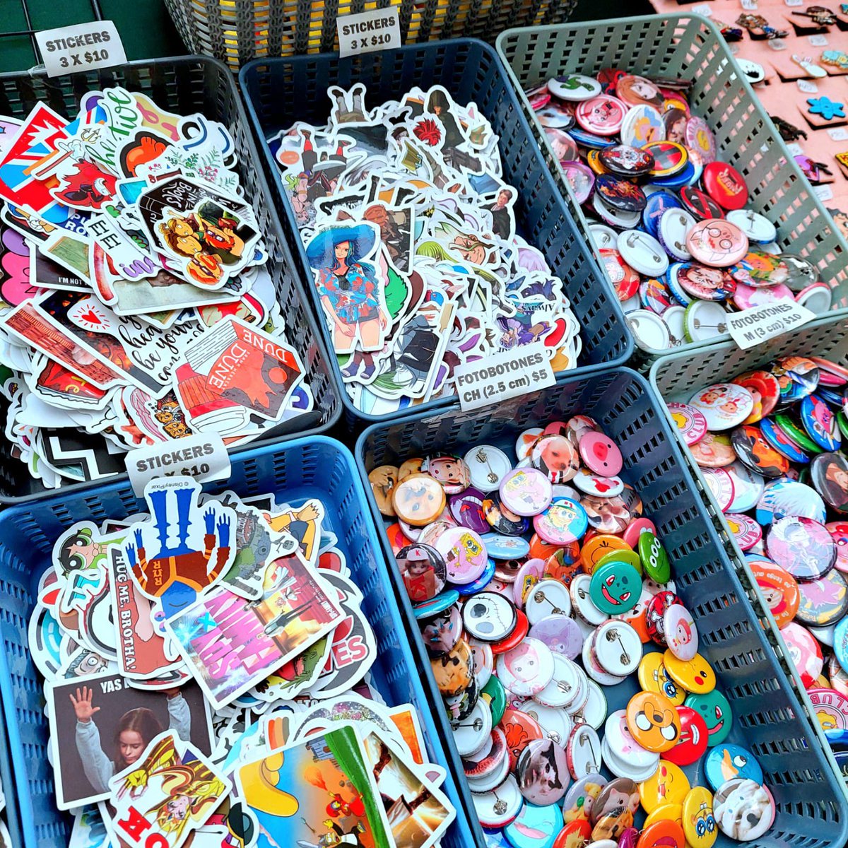 Última Expo del año! Ven por los pines más chidos de Xalapa! Solo hoy domingo 22 en la Plaza Paseo Jardines en Xalapa (piso de abajo) de 10 am a 8pm. Pines, parches, stickers y mucho más!
#xalapa #anime #navidad