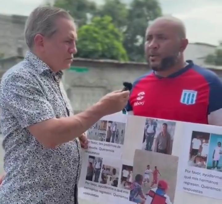 #LaGuía EL CORREÍSMO BUSCA GANAR VOTOS APROVECHANDO LA DESAPARICIÓN DE LOS 4 MENORES, BUSCANDO AFECTAR A LAS FUERZAS ARMADAS  Y AL PRESIDENTE DANIEL NOBOA 

Están desaparecidos 4 menores de la Malvinas a lo que el Ministro de Defensa, Gian Carlo Loffredo, rechazó que este caso