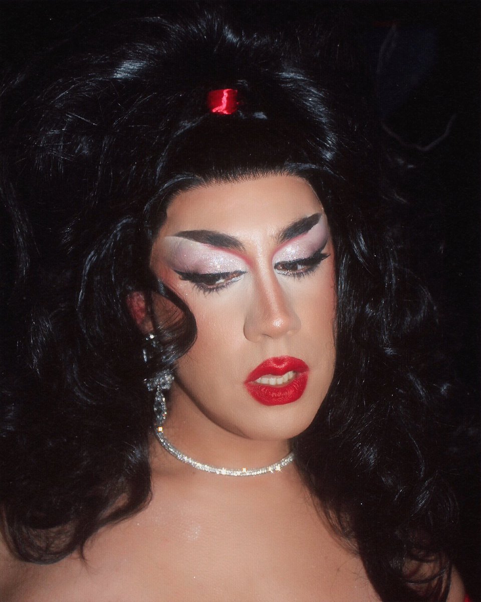 valcreador's tweet photo. are you RED-y, for me?! β€οΈπ€β¨
thank you @ dominoscomedyclub for having me! I was so happy to bring my comedy set to this venue πβ€οΈ
wig styling @diogodelslay β¨
#valleydation #dragqueen #dragmakeup #dominoscomedyclub #comedyqueen #dragqueencomedy #dragqueenportugal #fyp #motd https://t.co/lXeD4zIOHL
