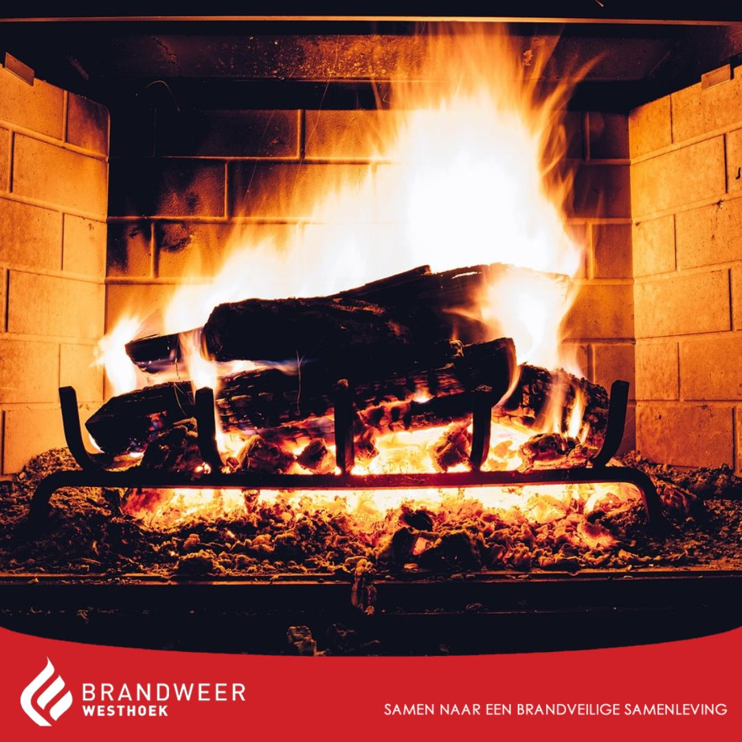 Op koude avonden als deze wilt u zich misschien warm houden bij de open haard. Zorg er wel voor dat u dit veilig doet!

🔥 Houd kleding en textiel uit de buurt van open vuren en houtkachels
🔥 Gebruik een vuurscherm
🔥 Houd toezicht op kinderen en huisdieren