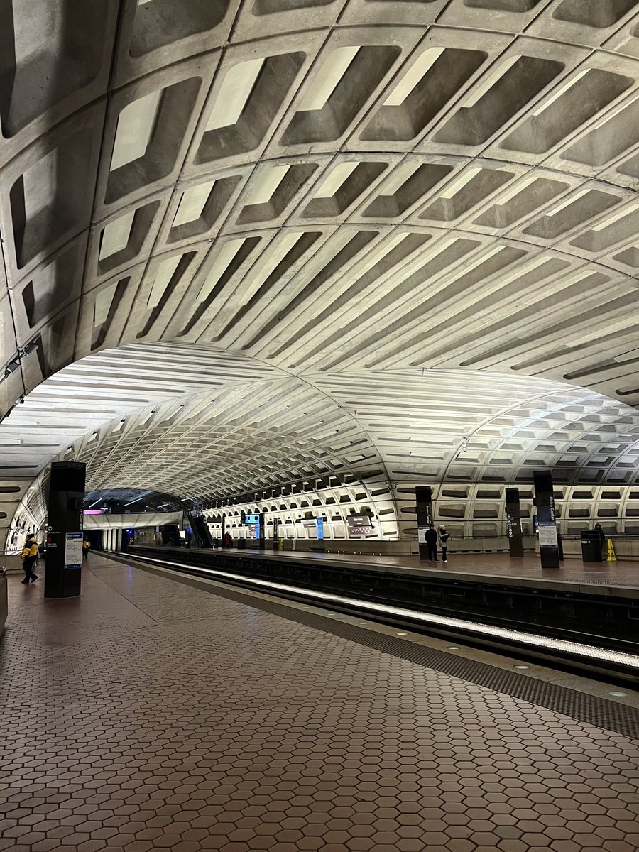 WalterDeleonDC's tweet photo. I love how DC just clears out during the holidays.

It’s so serene https://t.co/kMg2KD7MRF