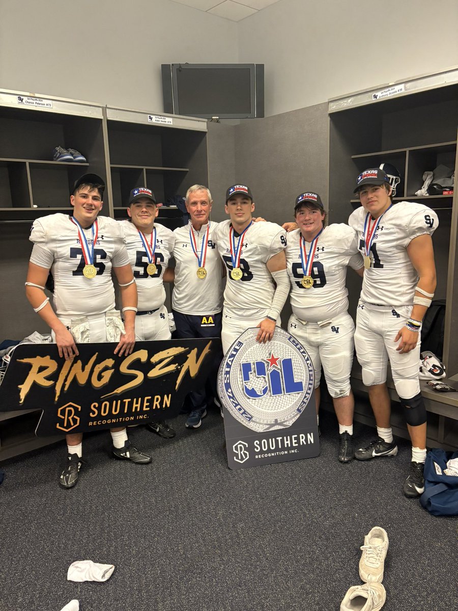 AnthonyA_56's tweet image. I’m so grateful and blessed to be apart of this special, one of a kind group. We worked so hard for this unforgettable season and I’m gonna miss these guys. Thank you Coaches and players for everything!! 💙🏆#CRACKTHECODE #56 #GRIT