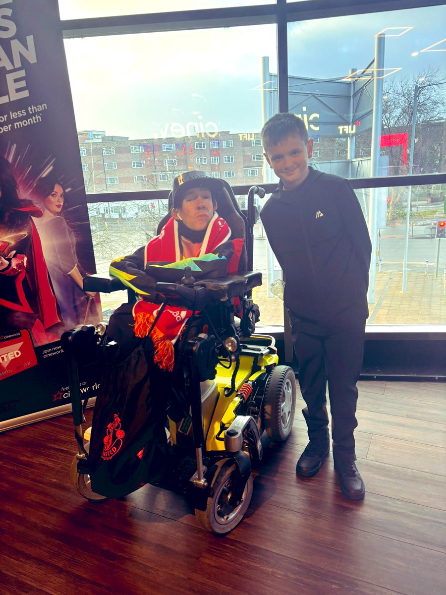 KyleWells316's tweet image. Trip to see #Sonic3 … Last #Cinema outing until after #Christmas 🎄#Cineworld