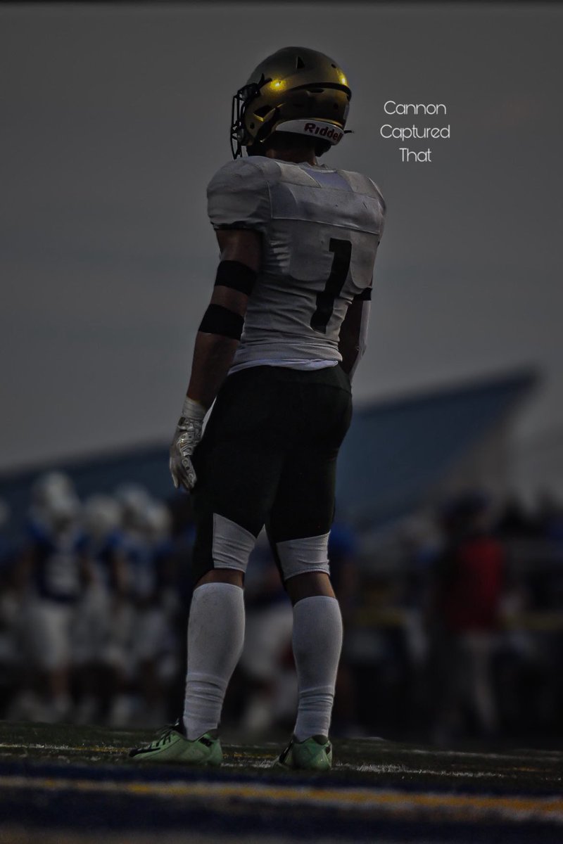 devan_mill22597's tweet photo. C/O 2026. Some running film showcasing some long runs and strong runs.     
@cam_palmer55 @coachhallett @Coach_Creighton @CoastRecruits @CoachMcCannERT @BigRed_Football @micky31 @CoachBuddah @CoachNort73 @440andGoal 

https://t.co/3dgCKw61jP https://t.co/81S9q0v1Mh