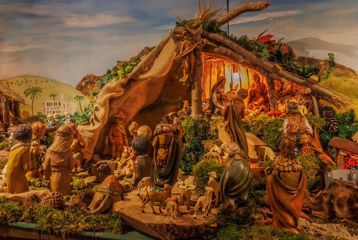 AnnySpoolder's tweet image. ( 1 ) Kerststallen en -mannen kijken in #museum #SteenfabriekDeWerklust #Losser. #mooitwente #bekiektwente #LosserDeschatkamervanTwente