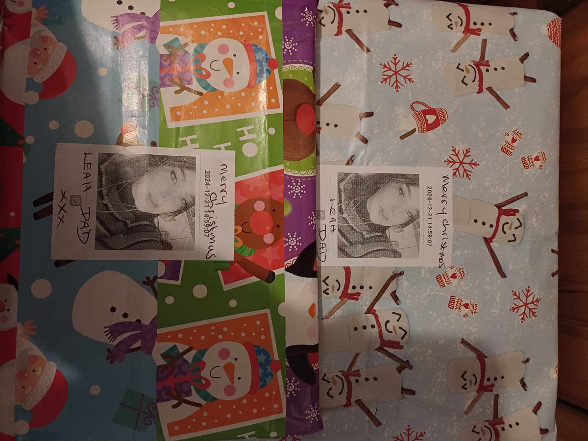 bigfatknowlesy's tweet photo. My dad's done this instead of tags for Christmas 🥲❤️ https://t.co/p5nBIqfLWB