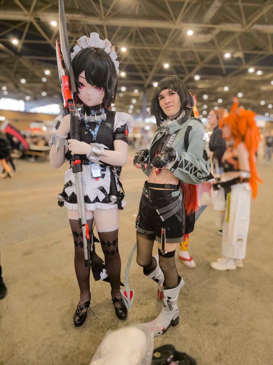 Finally a picture with one of my best friends 💙

🐀: <a href="/Tsumiki_GFX/">Tsumiki Miniwa</a> 

#kigurumi #animegao #着ぐるみ #cosplay #zzz #EllenJoe #ZenlessZoneZero #Jane #JaneDoe