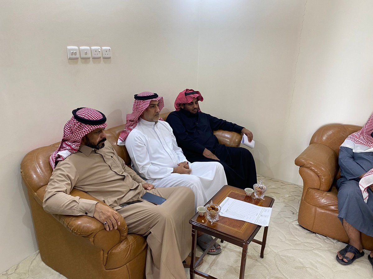 qurandhariyah's tweet photo. وكالمعتاد تم توزيع استمارات التصويت وتم فرزها وكانت نتائج  التصويت 
باختيار ناصر الكثيري رئيساً وإبراهيم الشيبان نائباً  وعضوية عبدالله حجي و عبد العزيز القزلان ونايف الحسين https://t.co/KBwraxEySR