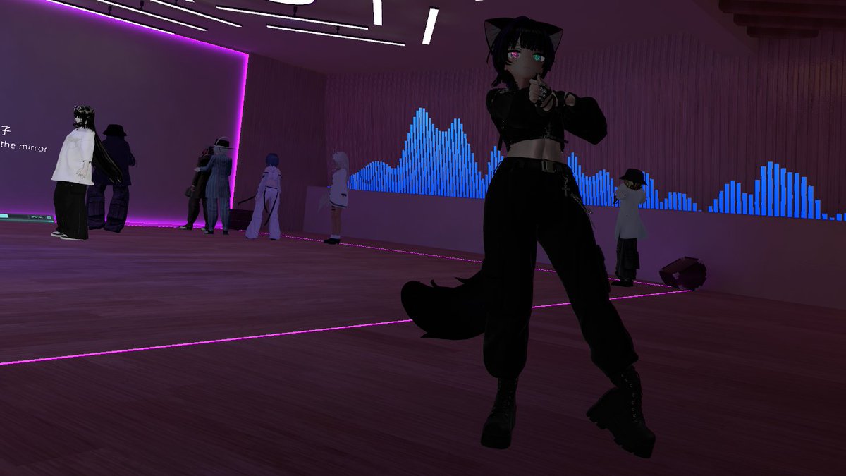 LegoPG_'s tweet photo. I love going to these events because I get to talk to and hang out with so many dancers I normally wouldn't see. Such fun energy from everyone! And so many styles to learn from 👀
Can't wait for the next one!