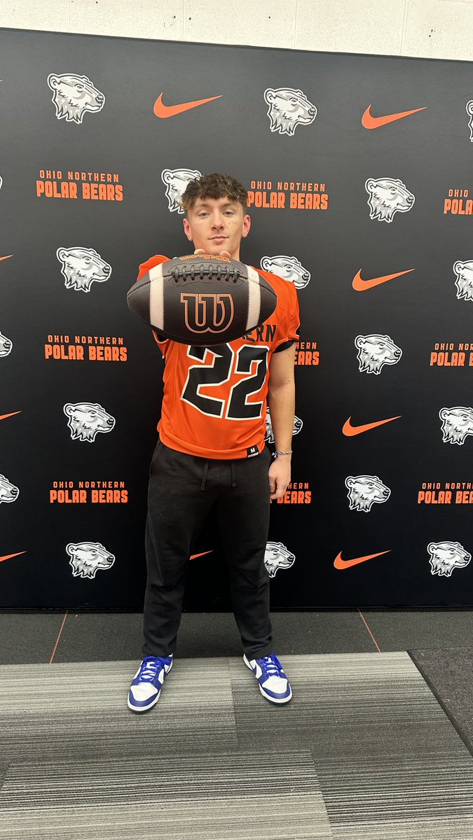 HunterAndrix's tweet photo. Had an amazing visit yesterday at Ohio Northern University. I Was very grateful to see campus and learn about the football program and philosophies! Thank you to @CoachVThomas and @coachR_Brown for inviting me out! 
@OhioNorthernFB @BenLoganFB 
@Coach_Fries @shaqblaq23 https://t.co/U5dBeOQenf