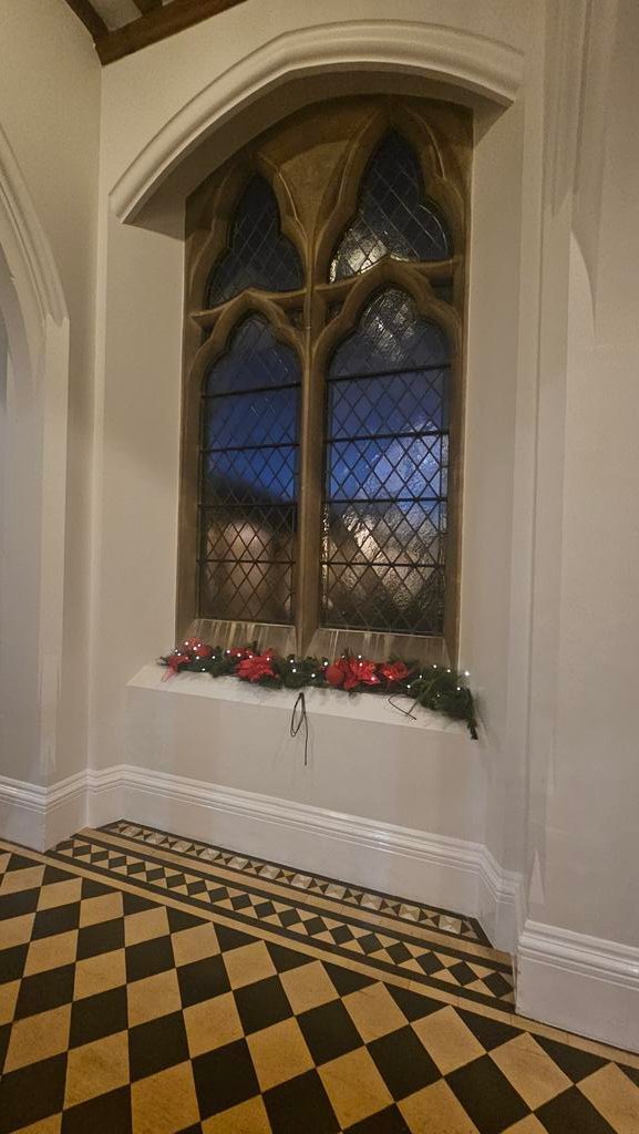 Jendeavour's tweet image. IT&apos;S TIME ❤️
#MuppetsChristmasCarol
#Tinyjoys
#StanbrookAbbey
#TheLoveWeFound