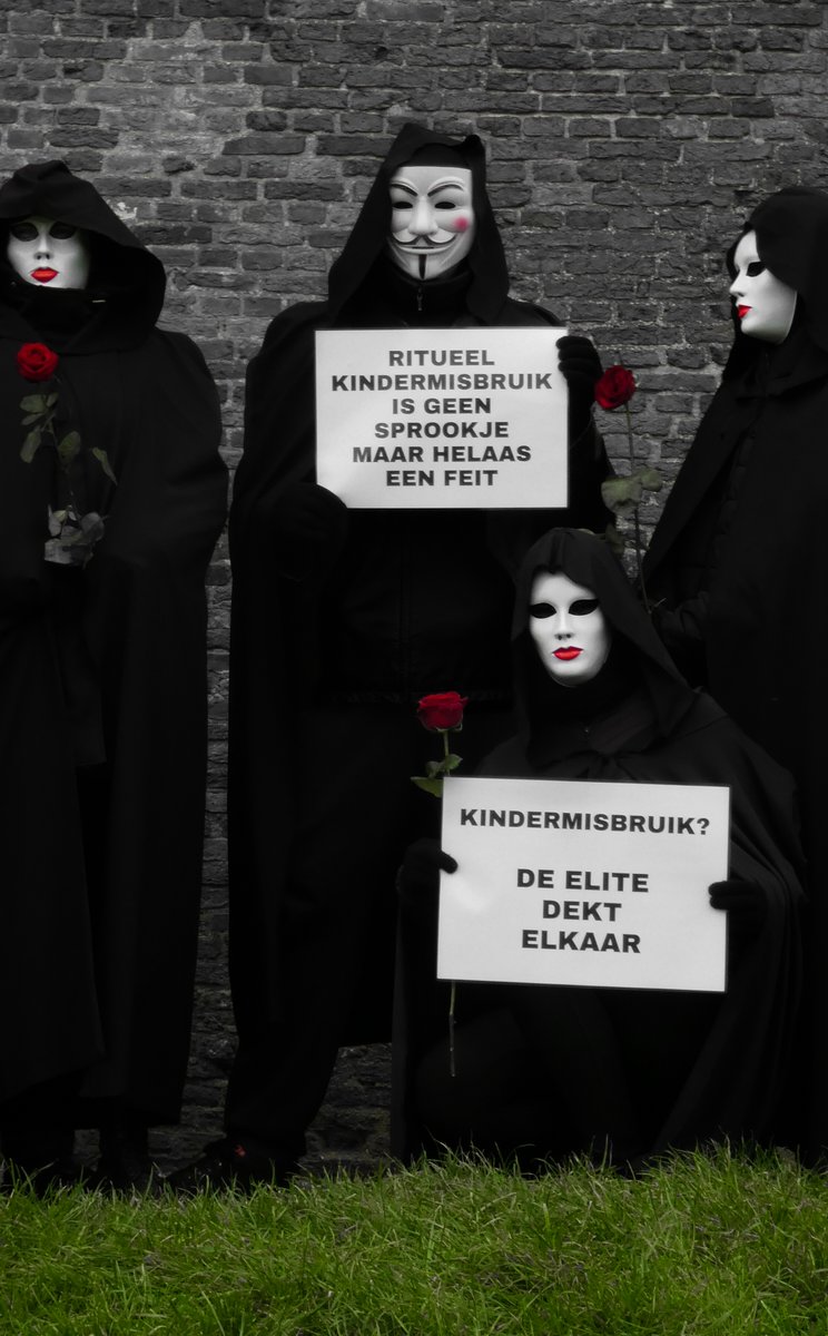 Daveys_Place's tweet photo. Nederland
Het land van kaas,
Het land van tulpen,
Het land van klompen.

Nederland
Het land van leugens,
Het land van schandalen,
Het land van corrupte ambtenaren.

Nederland
Het land van vermiste kinderen,
Het land van staatsontvoeringen,
Het land van gedoogde kinderporno. https://t.co/j6DAiNLsYI