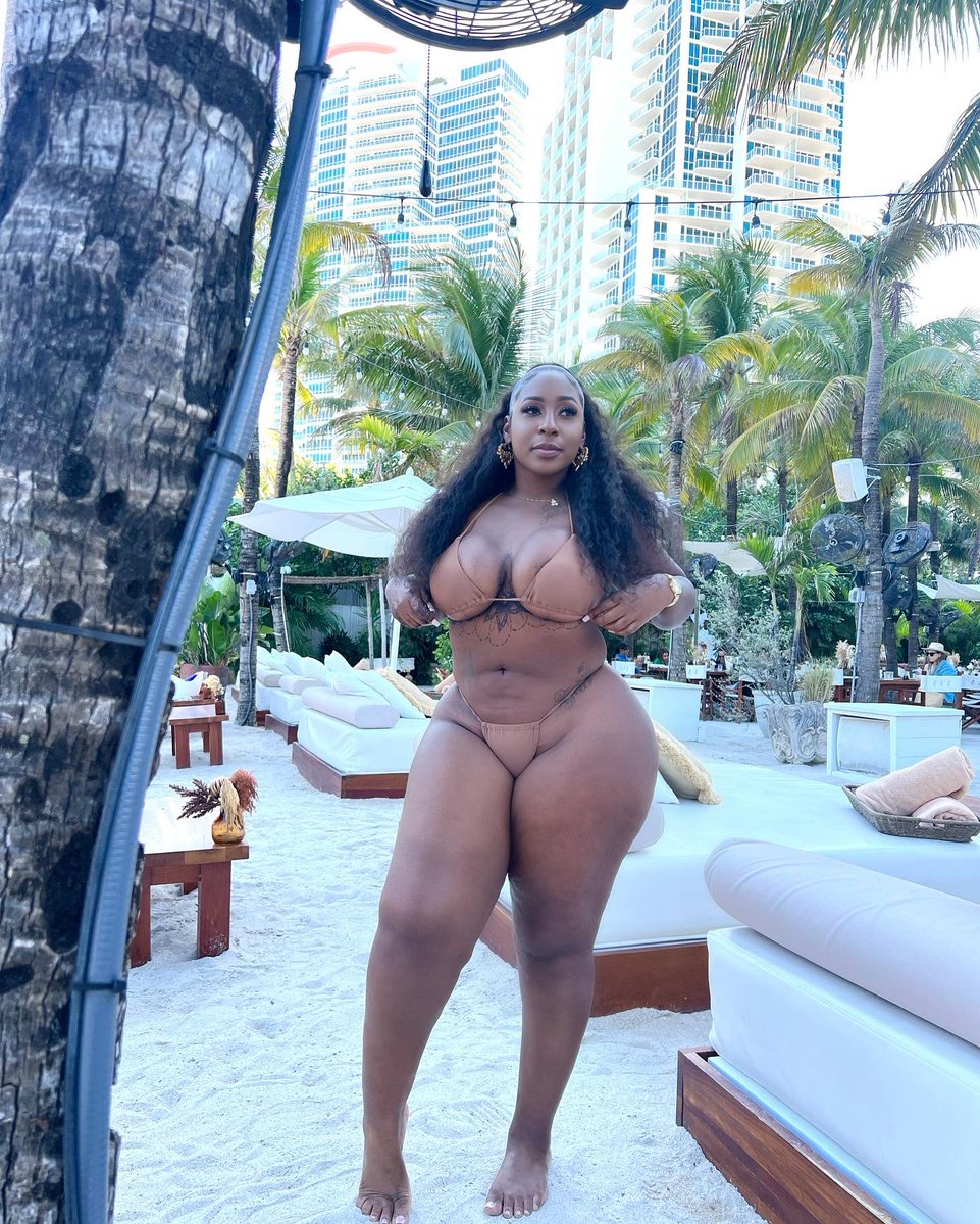 Do I look like somebody trying to be a refugee in America or a fucking tourist ??? If you don’t shut your broke ass up and get off my page 😩😂 THE WORLD DO NOT REVOLVES AROUND YALL !! BOOK THAT FLIGHT BROKEY!!Go learn about other people culture !! As much as it’s bad in Jamaica I never ever wanted to just jump to leave here!!i spend money in YALL country! I love it there too but I dislike people with mentality like yours !!