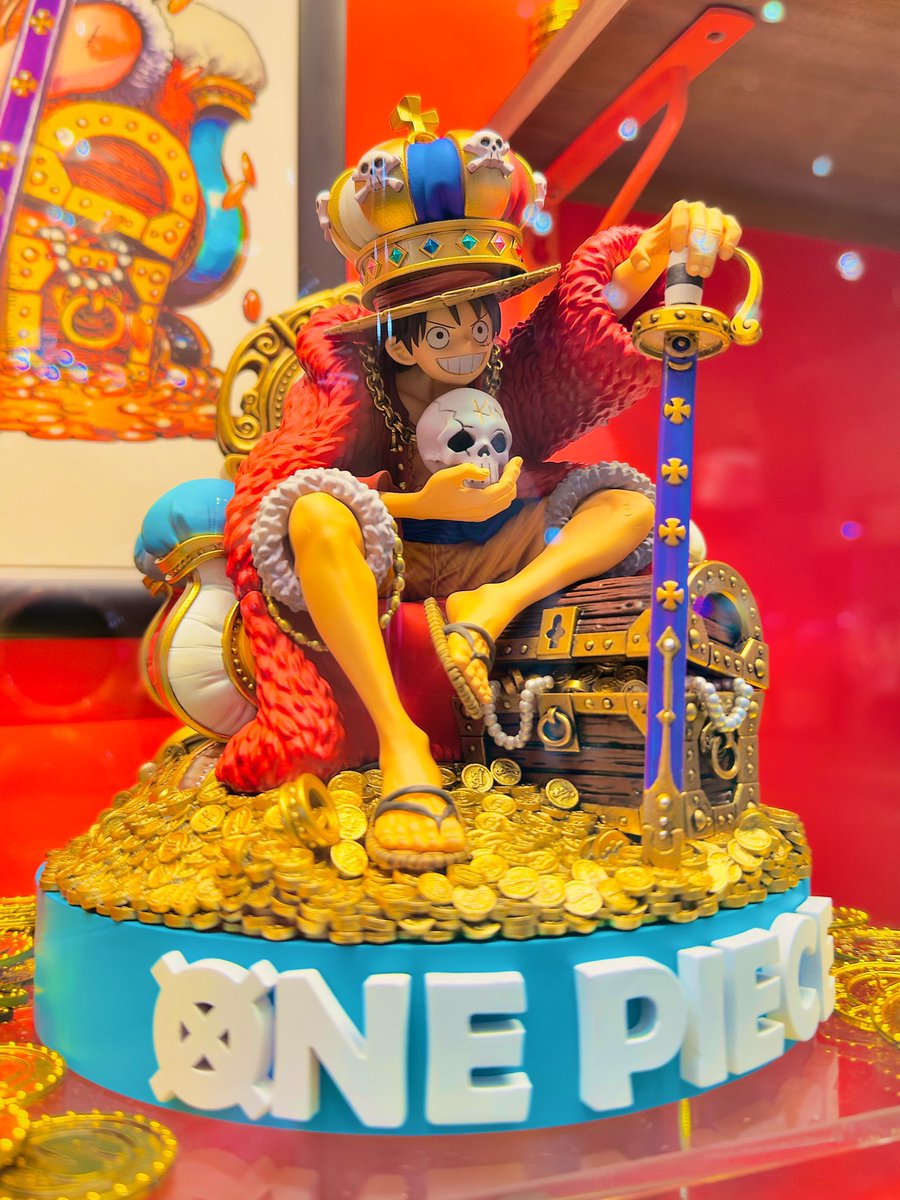 In person photos of One Piece Super Master Stars Diorama “King