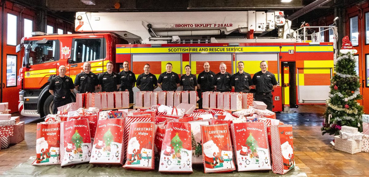 FirePerth's tweet image. 🎉 We did it – 800 gifts! 🎁

On the 28th October, we set ourselves the goal of collecting 500 gifts for those in Perth who might otherwise wake up to little or nothing on Christmas morning🎄

We managed to distribute 800. A massive thank you to everyone that donated ✨

🤍