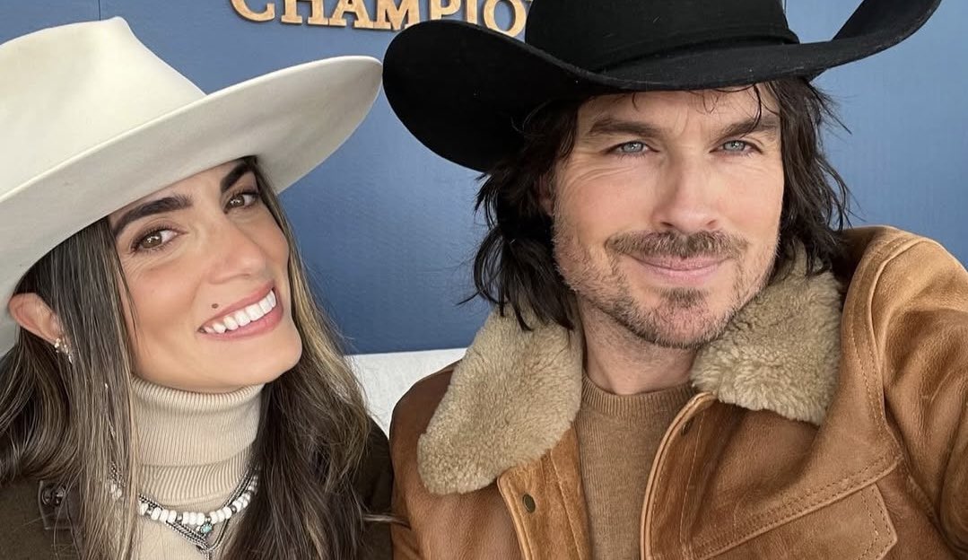 IanFansBR's tweet photo. Senhor e Senhora Somerhalder! ❤️
📲 Selfie completa postada por Ian como capa de un reel — Aspen (18.12.24)
© iansomerhalder
#iansomerhalder #nikkireed #somereed https://t.co/XhAexCf3I4