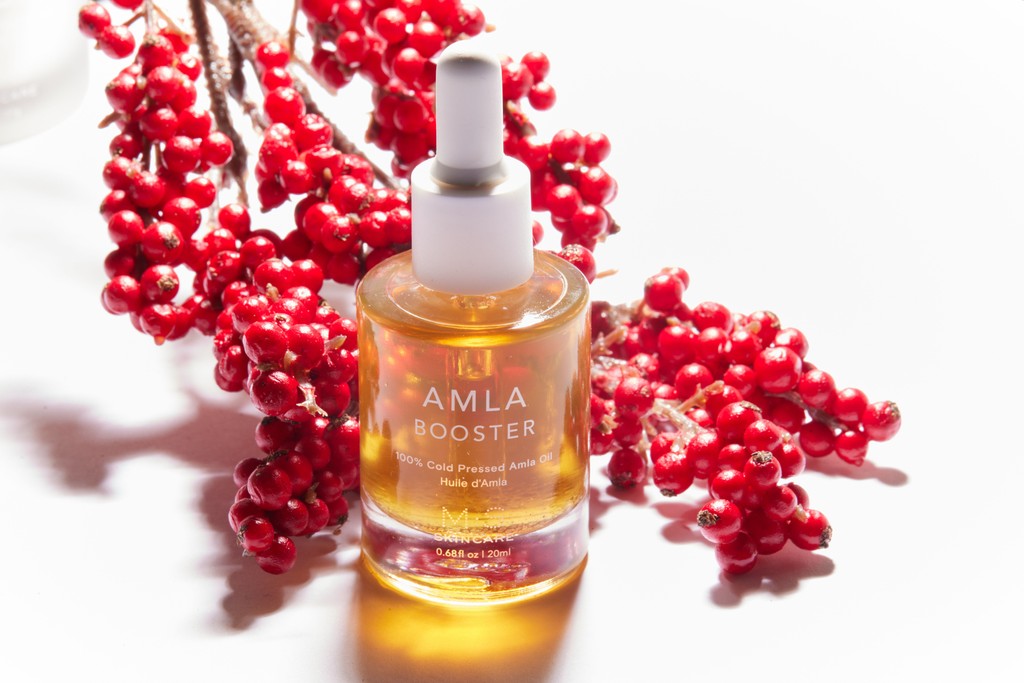 MulleinSparrow's tweet photo. Cold-pressed from the sacred fruit of India, our Amla Booster Oil is a celebration of luminosity. Rich in Vitamin C and antioxidants, this golden elixir breathes life into dull, tired skin, leaving behind a glow that feels eternal.
https://t.co/xoja2iJ3jm https://t.co/gx0aGsivl0