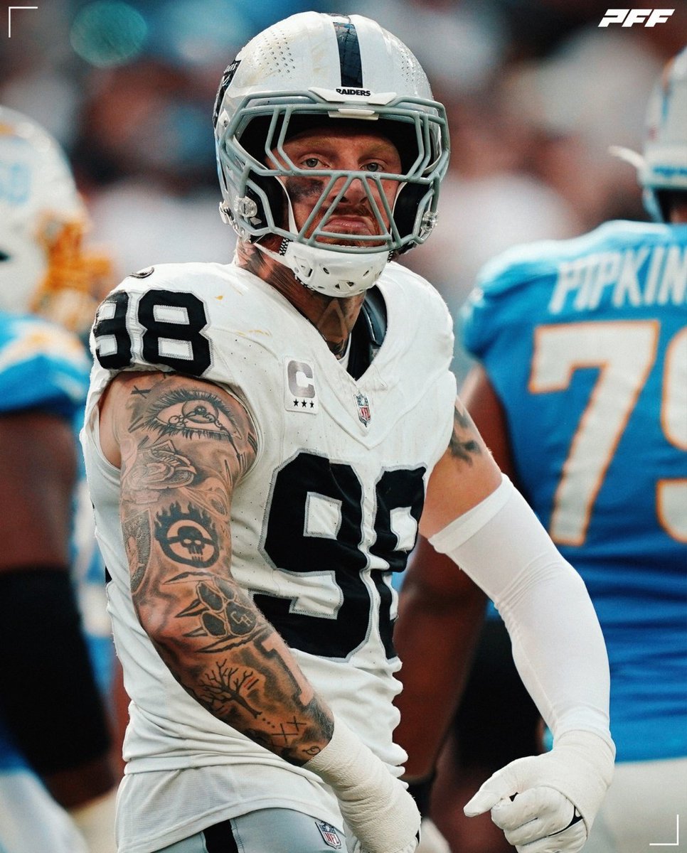 ZombieRaider707's tweet photo. Double vote count day! Repost for 2 votes! 
#ProBowlVote+ @brockbowers17 
#ProBowlVote + @CrosbyMaxx
#ProBowlVote + @jkbmyrs5
#ProBowlVote + @AJCole90
#ProBowlVote + @14rspillane
#ProBowlVote + @DanielCarlson38
Go #Raiders #RaiderNation https://t.co/aVeOa5i2ud