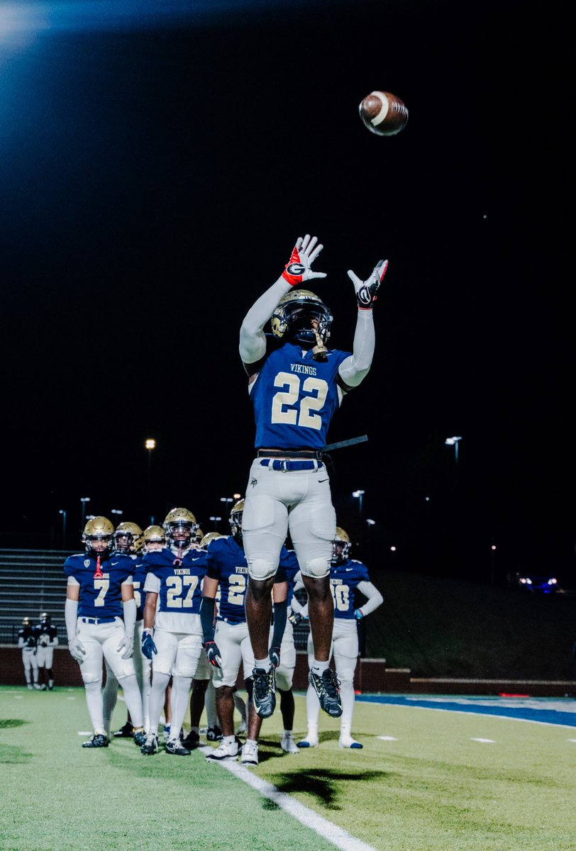 CamRichSmith1's tweet photo. Thank you SPARTANBURG it’s been a blessed 4 years of my life greater than I’ve ever dreamed. God has took me further than I ever thought I could go, I want to thank everyone my family, coaches, teammates, teachers, janitors, principles, and my community for the unconditional support. Forever a Viking 
-22 out
@Spartanburg_FB @nateharris79 @Carmelle3212 @REFINEDFB