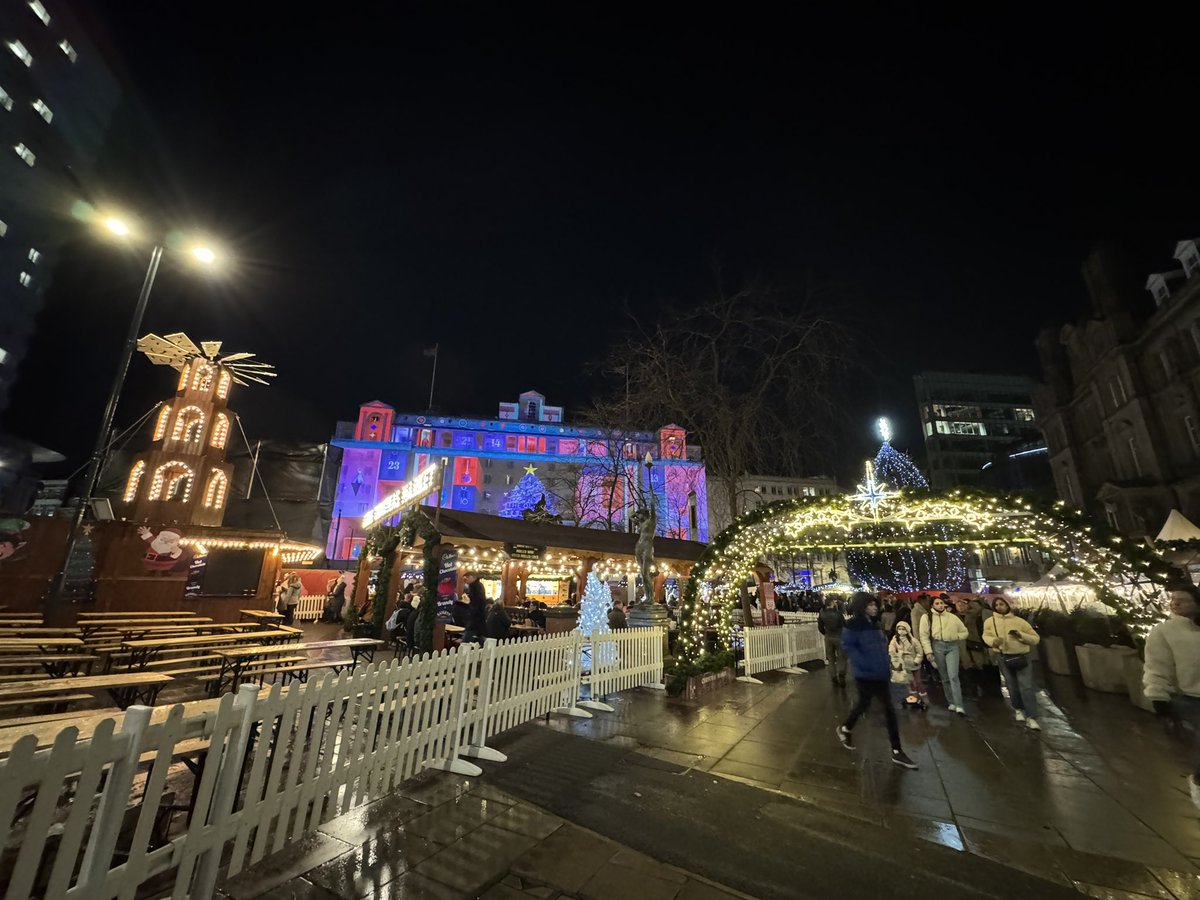 Gemma Hawtin ๐ (@gvhawtin) on Twitter photo What a weekend for #NHS1000miles 18 miles walk round Leeds Xmas Markets & <a href="/LightsLeeds/">Northern Lights</a> getting rid of a cold where lost my voice nearly! Roll on Christmas ๐
๐ป ๐#WithLoveFromLeeds What a weekend for #NHS1000miles 18 miles walk round Leeds Xmas Markets & <a href="/LightsLeeds/">Northern Lights</a> getting rid of a cold where lost my voice nearly! Roll on Christmas ๐
๐ป ๐#WithLoveFromLeeds