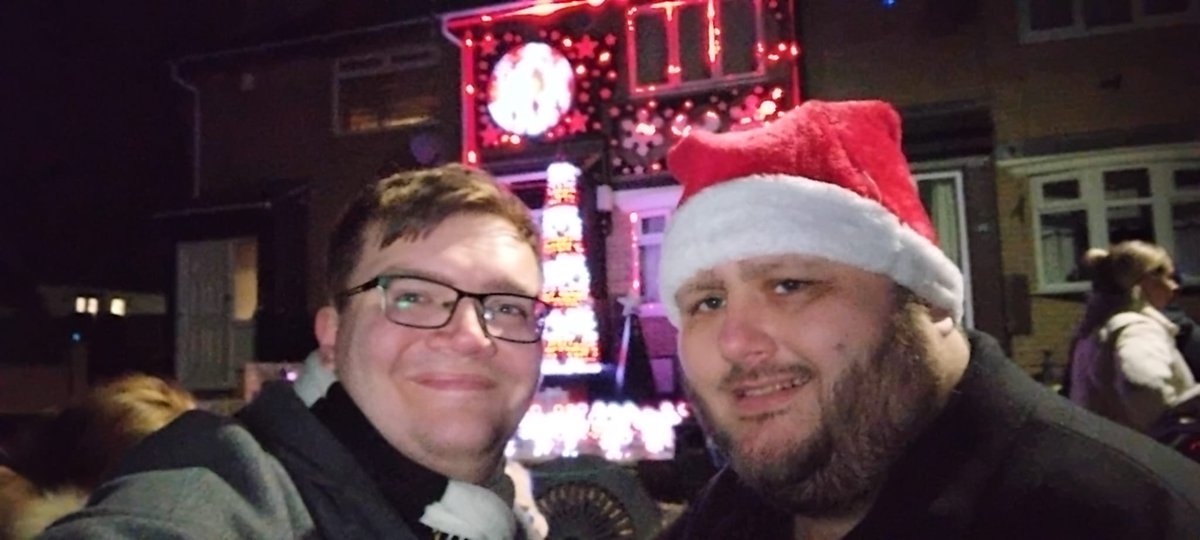 This evening I attended the Holy Saviour church carol service followed by a Christmas light show in Bells Close.

Huge thank you to Lesley and Beverley Murray who put on an incredible show every year for charity. Their last show will be on Christmas Eve at 6pm.