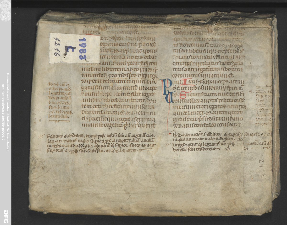 Cover made from a leaf of a Digesta MS (book 40). Pretty copy makes a pretty binding (<a href="/UniHalle/">Universität Halle (inaktiv)</a>, 83 L 1216) #fragmentology
nbn-resolving.org/urn:nbn:de:gbv…