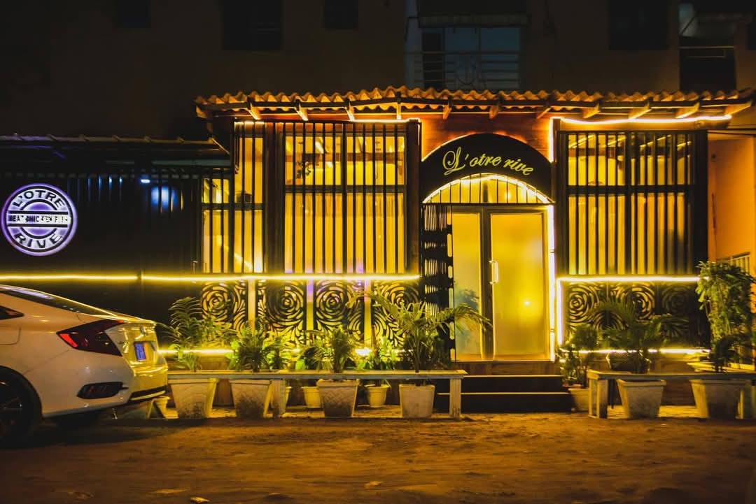 ZonePresse_'s tweet photo. Le restaurant de Zeinab BANCE Guinness Record, LOTRE RIVE Abidjan Riviera Palmeraie rue Ministre.
🥣🔪🍅🍽🥫🔥👏🏾👏🏾❤️
#GoCheffeZeinab
#RecordsGuinness https://t.co/vqgMLQ9eVo