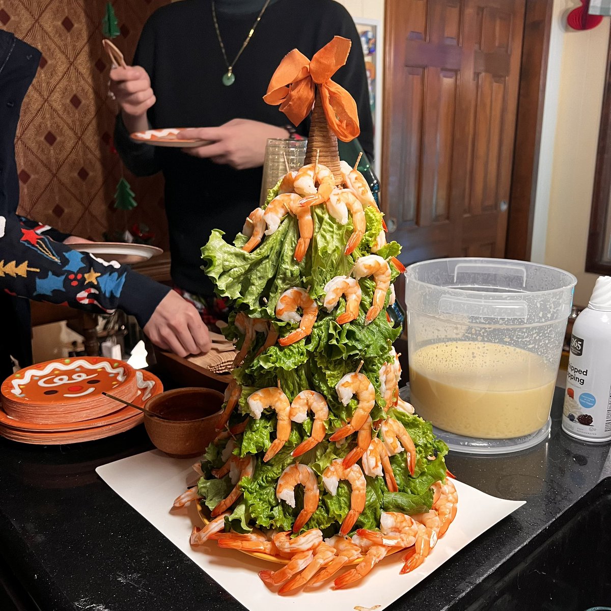 liliuhms's tweet photo. life is happy with something as simple as a shrimpmas tree 🍤 https://t.co/ctcm4d4Uyr