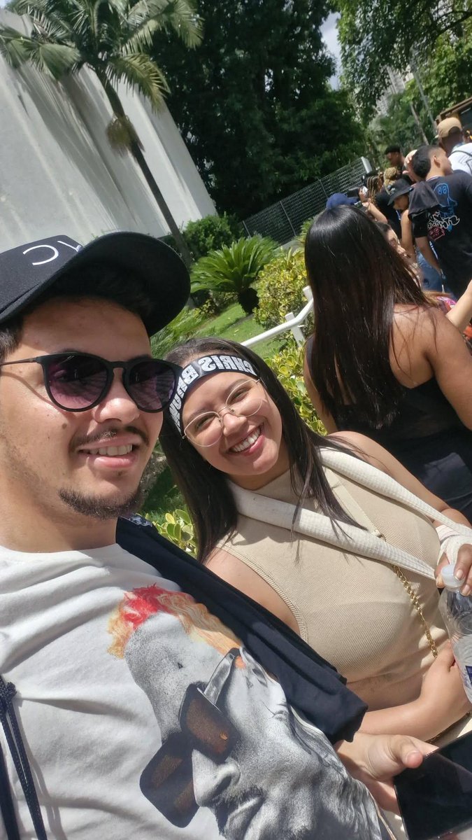 _rayss2's tweet photo. Eu e meu amorzinho no show do Breezy ❤️🥺 https://t.co/tPQspAM5dA
