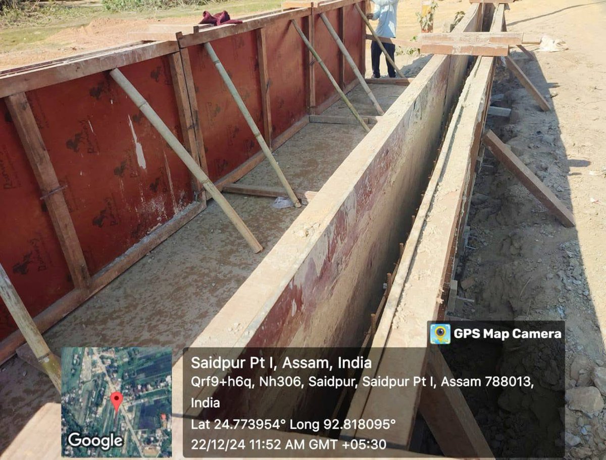 LaskarSufiyan's tweet photo. Massive irregularities in the const. of Silchar-Aizawl 306 No. NH Road, by NHIDCL's Silchar. Govt-allocated amt Rs 37 Cr Rs for upgradation of road const. Road near Presidency College is getting shorter by 12 feet. locally complaint to dept but no action taken by local authority https://t.co/fX0T6xXURE