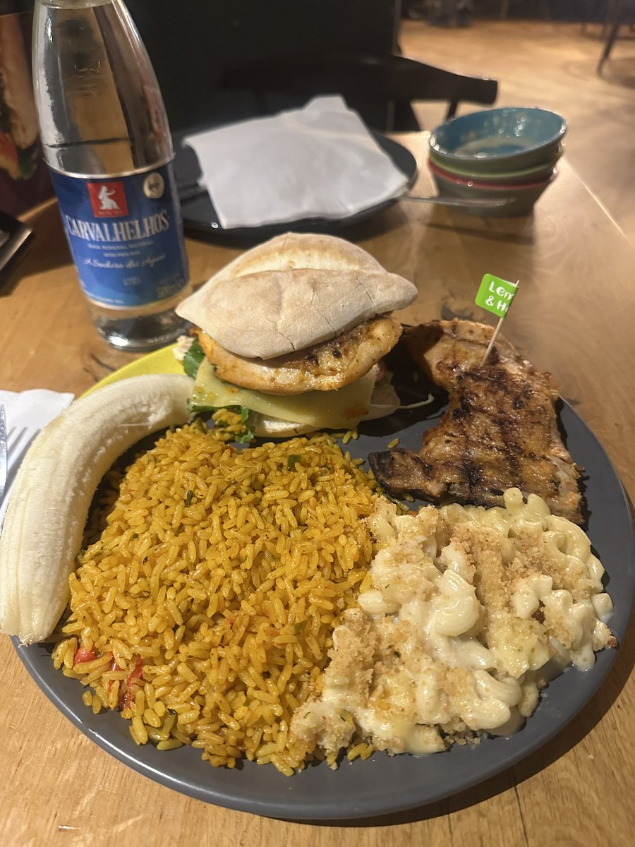 97SKRILLA's tweet photo. I present to you;

The Nando’s Somali federation plate https://t.co/Z7tqKDCYGI