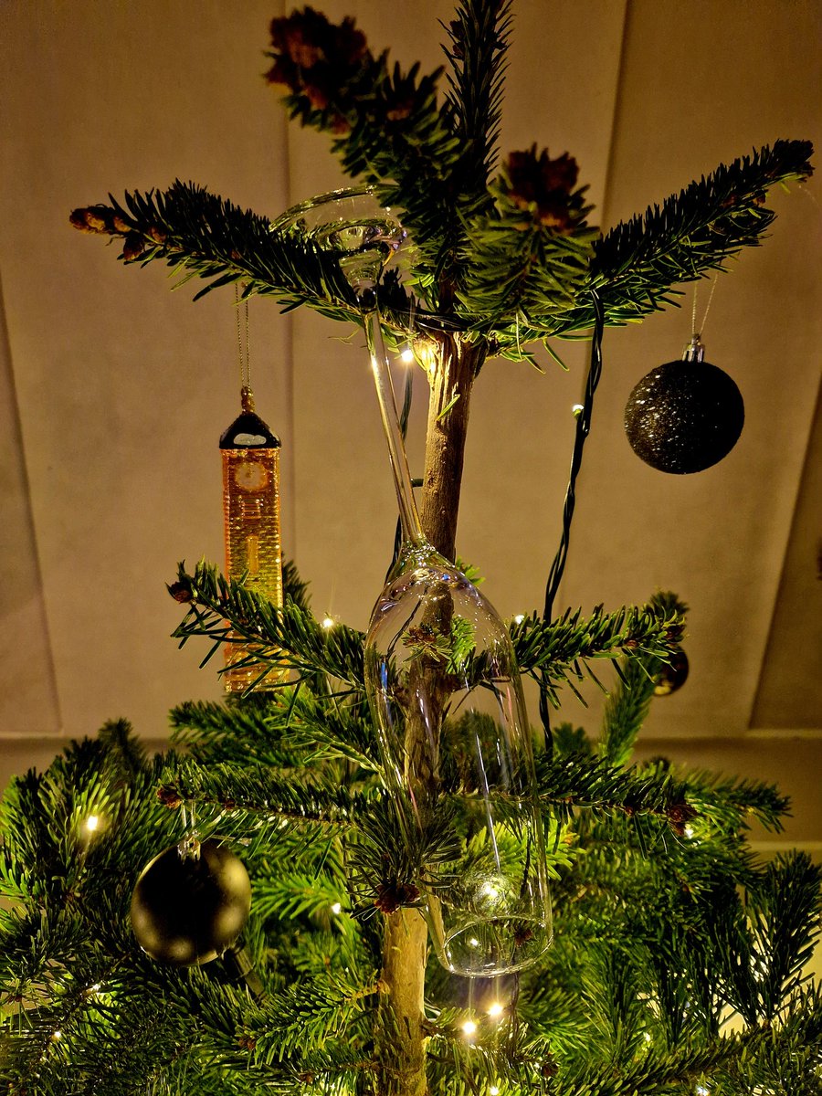 ✨️ Leeg glas? Geen zorgen! Komende maandag en dinsdag zijn we extra open! We vinden het leuk als je komt! 🥂

Maandag 23 december: 10 tot 17 uur
Dinsdag 24 december: 10 tot 17 uur