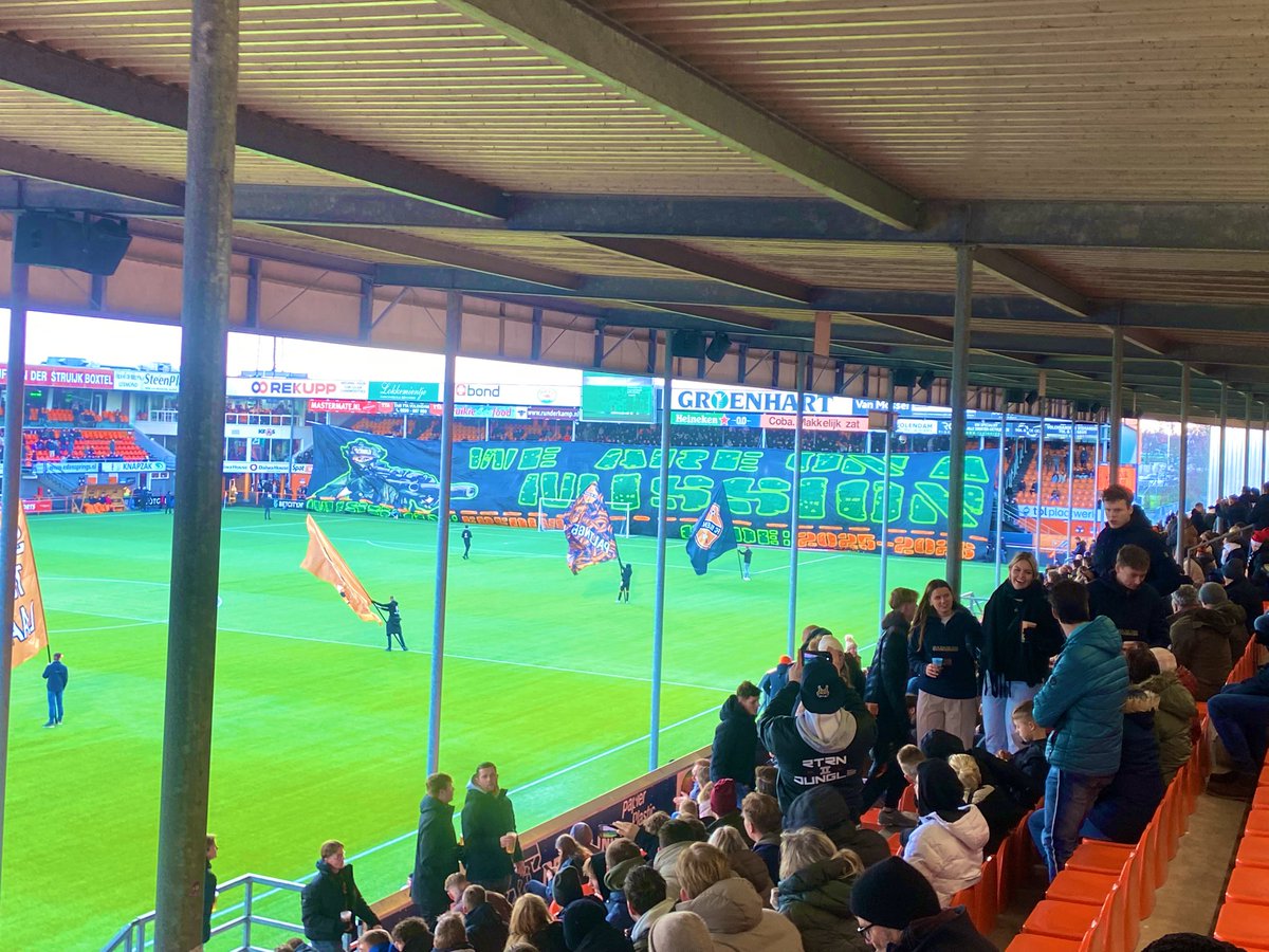 ATTAMOTTA's tweet photo. Leuke middag gehad is Volendam, helaas geen punten mee naar Doetinchem. Hopelijk weet Jan het tij te keren in de winterstop, en dan maar rustig toewerken richting de Play-Offsโฆ en aub met Fortes op de bank, dit gaat echt niet meer. #volGRA https://t.co/DmqsJmWQ67