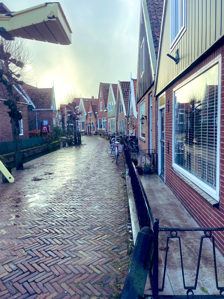 ATTAMOTTA's tweet photo. Leuke middag gehad is Volendam, helaas geen punten mee naar Doetinchem. Hopelijk weet Jan het tij te keren in de winterstop, en dan maar rustig toewerken richting de Play-Offsโฆ en aub met Fortes op de bank, dit gaat echt niet meer. #volGRA https://t.co/DmqsJmWQ67