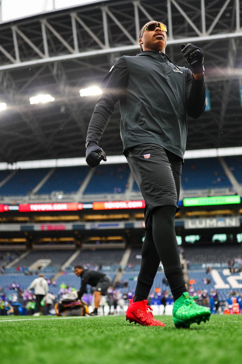 Vikings's tweet image. Tis the season 🟢🔴

@JJettas2 #ProBowlVote