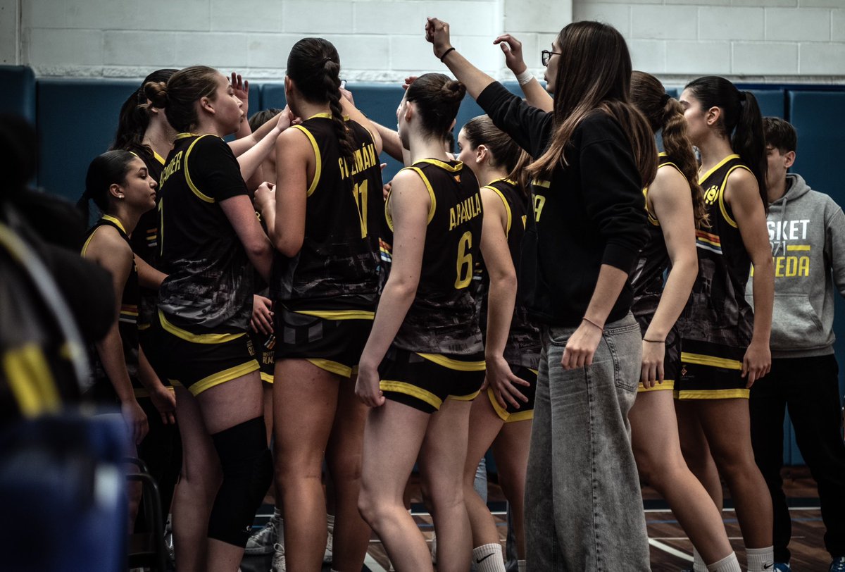 PREFERENT | Eliminatòria 👉🏻
<a href="/CBGRUPBARNA/">C.B. GRUP BARNA</a> 45-60 Cadet 1 femení
Cadet 1 femení 62-39 <a href="/CBGRUPBARNA/">C.B. GRUP BARNA</a> 

🎙️ Guanyem l’eliminatòria contra el Barna. L’equip aspira a tot! Continuem sent de Preferent A!
📸 Xavi Bertral