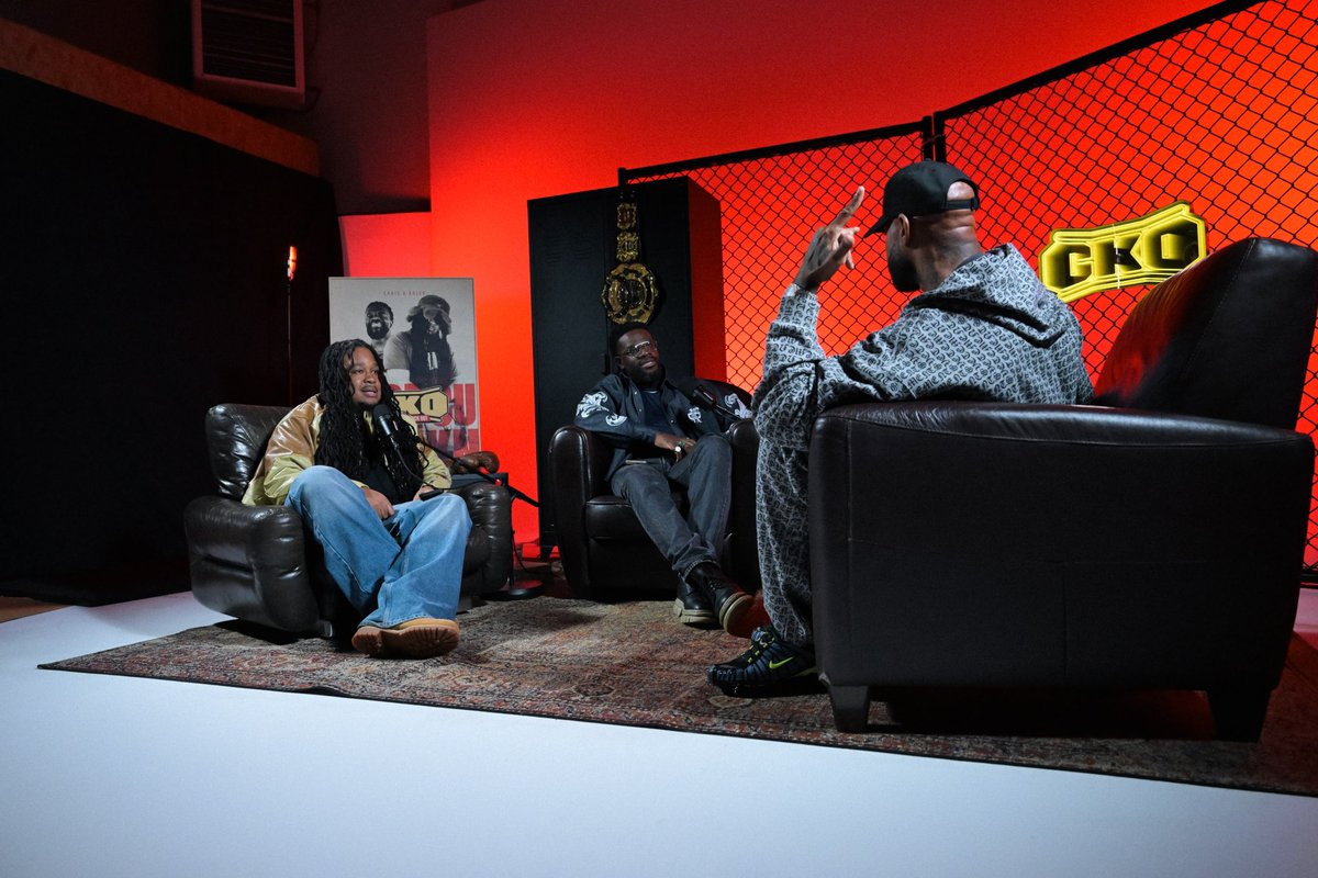 L’idée sur un CKO comme celui de Booba ou celui avec Kodes, c’est le côté ‘interview vérité’ : on se met en retrait pour apprendre un max sur l’artiste et surtout poser les questions que LE PEUPLE veut entendre (tout en gardant l’adn conversation de CKO)

Merci pour vos retours !