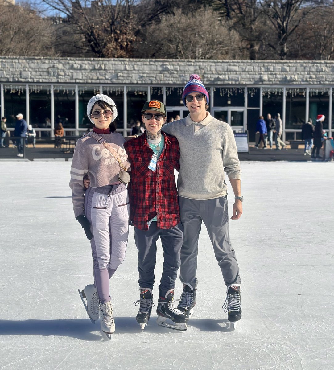 Small hats, Midwest Ice &amp; large smiles !!#SteinbergRink