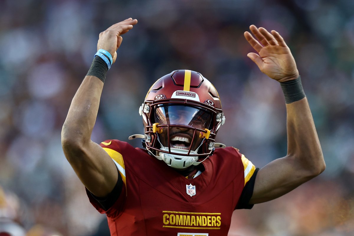 NFLonCBS's tweet photo. Jayden Daniels is having a special season.

🔥 First rookie in NFL history to throw 5+ pass TD and rush for 50+ yds in a single game

🔥 First rookie in NFL history with multiple game-winning TD passes in the final 30 seconds of the 4th quarter https://t.co/n9oDSNqQin