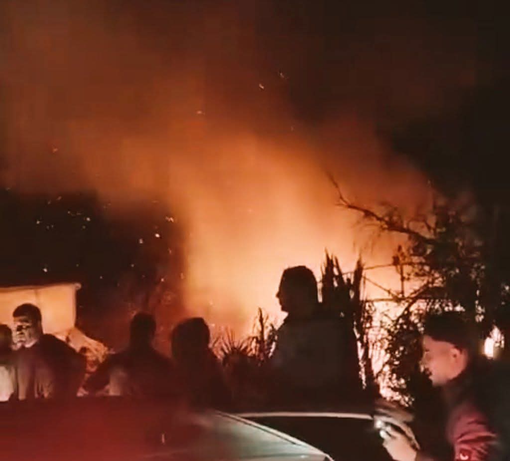 يا نارُ كوني بردًا وسلامًا..

يا ربّ ثبت عليهم و علينا العقل و الدين
انتقم لنا يا ربّ انتقم لنا يا ربّ.