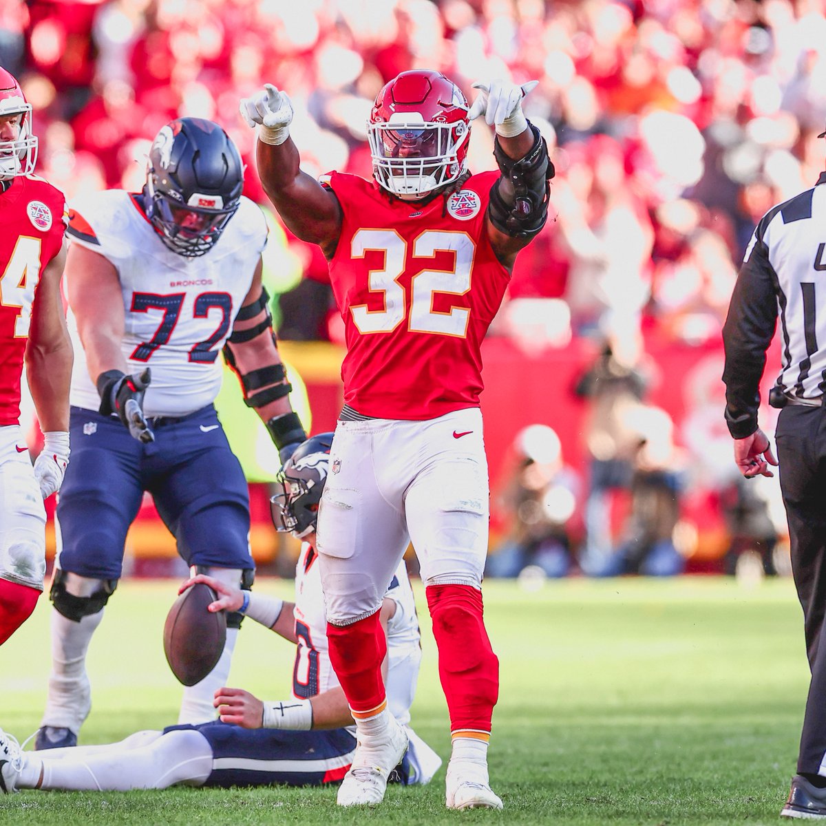 Kansas City Chiefs (@chiefs) on Twitter photo 🫵YOU🫵 could win a signed football from Bolton.
All you have to do is RT to enter and help our guy get to Orlando!
#ProBowlVote + <a href="/_nickbolton2/">Nick Bolton</a> 🫵YOU🫵 could win a signed football from Bolton.
All you have to do is RT to enter and help our guy get to Orlando!
#ProBowlVote + <a href="/_nickbolton2/">Nick Bolton</a>