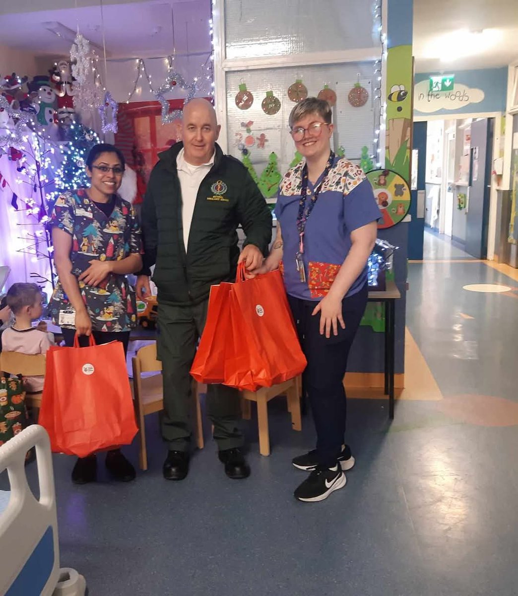 OLOLPaediatricNurses (@deirdre40505532) on Twitter photo Thanks to Barry Redmond, @scoilnaomhbuithe parents council and <a href="/AmbulanceNAS/">National Ambulance Service 🇮🇪🚑</a> for delivering presents to the Paediatric unit <a href="/NursingOlol/">OLOLNursing</a> <a href="/OLOLMat_Unit/">@OLOLMaternityUnit</a> Thanks to Barry Redmond, @scoilnaomhbuithe parents council and <a href="/AmbulanceNAS/">National Ambulance Service 🇮🇪🚑</a> for delivering presents to the Paediatric unit <a href="/NursingOlol/">OLOLNursing</a> <a href="/OLOLMat_Unit/">@OLOLMaternityUnit</a>