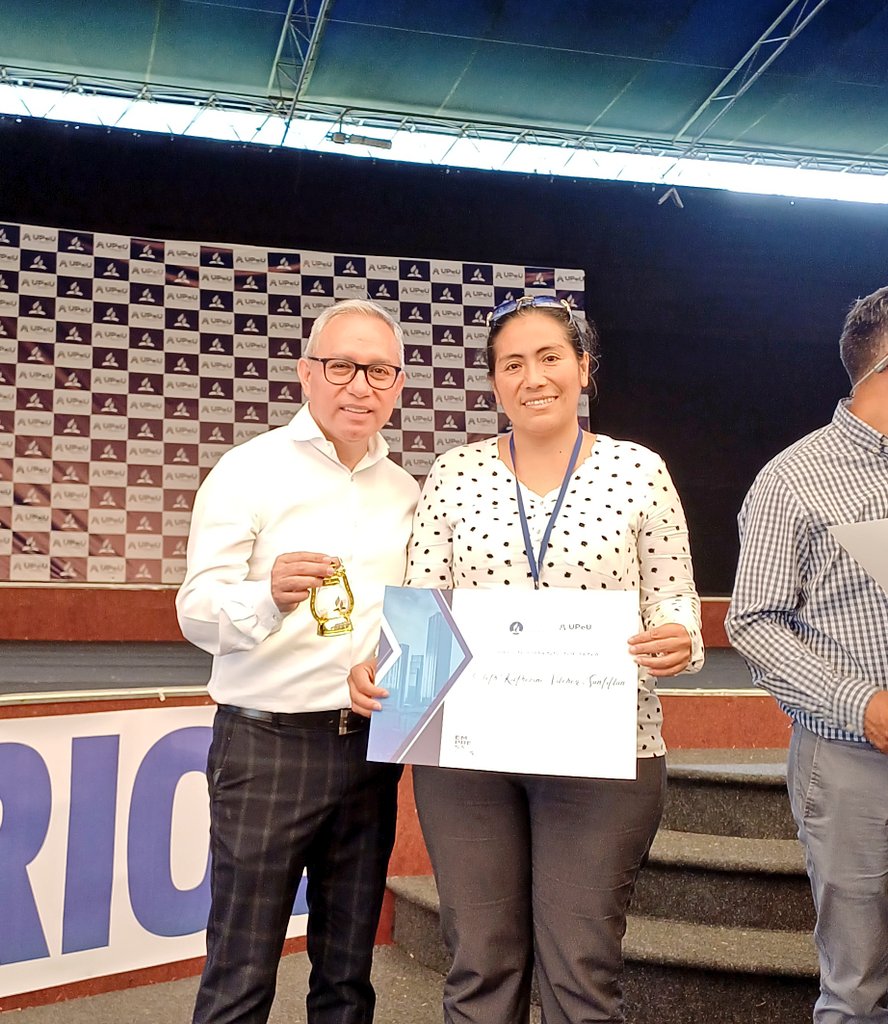 AdventistasAPCE's tweet photo. 🔰Reconocimiento a las  empresas Top en responsabilidad social y misional, de parte de nuestra Administración de la #APCE y #UPN, en el Encuentro de Empresarios Adventistas. ⛪️ #UPeU https://t.co/Gyly4H05wP