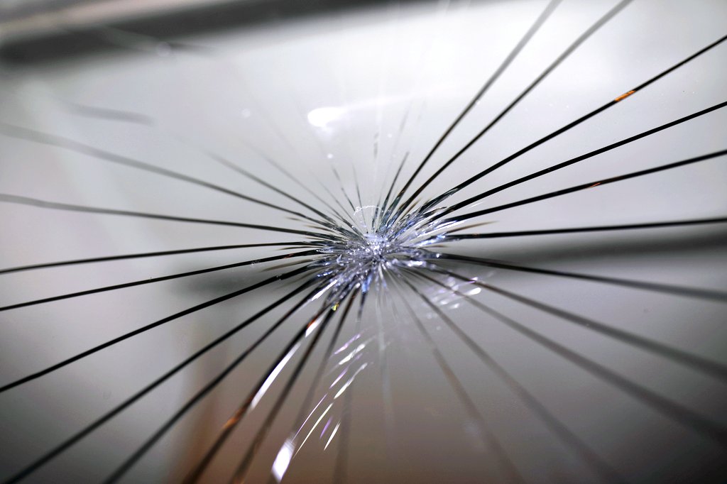bildwerkrostock's tweet photo. #b2212
Vor zwei Stunden wurde das #Bajszel in Neukölln erneut im laufenden Betrieb angegriffen.
Im Inneren waren diverse Gäste, nur durch das Sicherheitsglas wurde niemand verletzt. https://t.co/ebdu6yfRXa