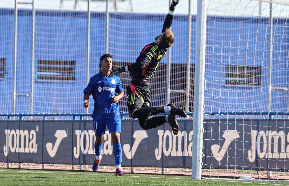 🧤 Don <a href="/diegonieves43/">Diego Nieves ⚽💪🏼</a> el MVP del partido de hoy en la Ciudad Deportiva del Getafe 🔐

📸 <a href="/fotografiasvp_/">vanessa 🌸</a> 

#GetafeBCacereño 💚🤍