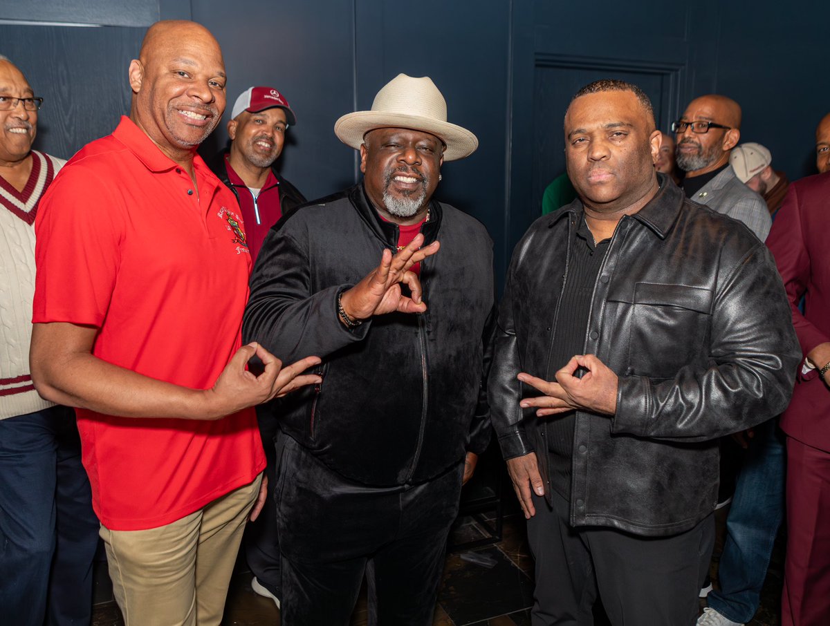 PhoenixKappas's tweet photo. We had a great time fellowshipping with our Good Nupe Brother @CedEntertainer this weekend at Stand Up Live! Our Nupe put on a fantastic show and represented the Bond extremely well! YO to the Good Nupes! 👌🏾♦️ https://t.co/Xu3H61YAei