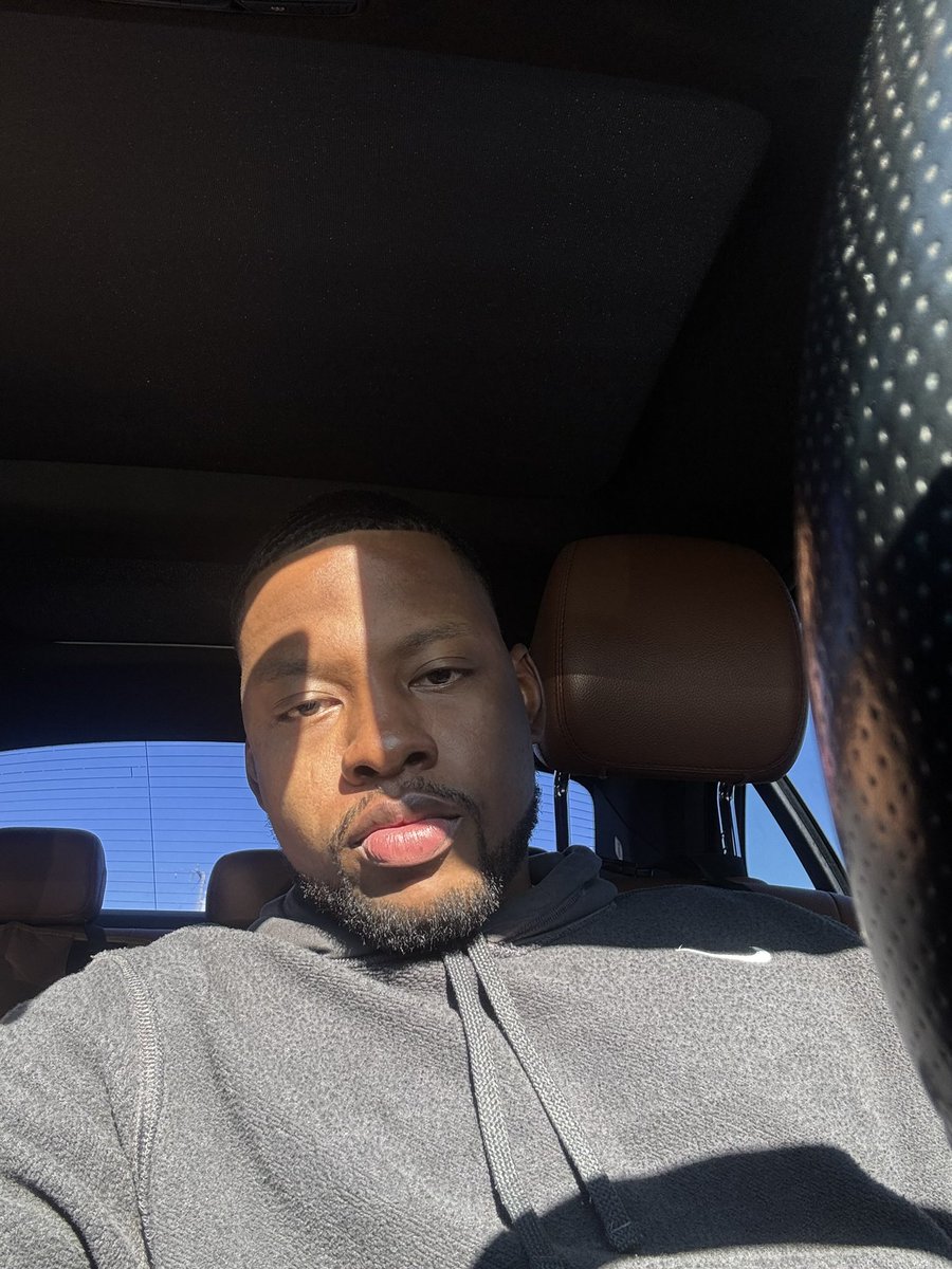 RAZHEDAY's tweet photo. 😶 https://t.co/OqKjilAjZH