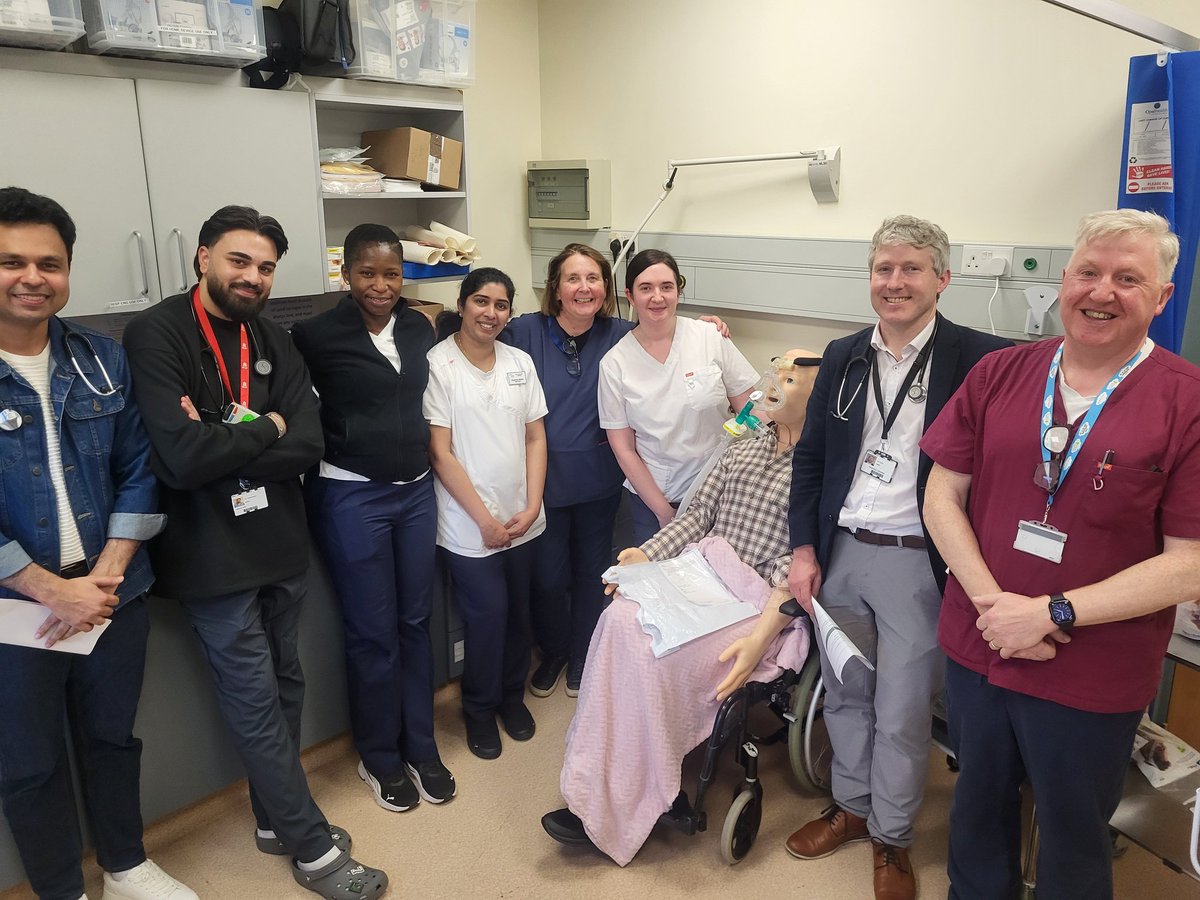 ShazCassidy's tweet photo. Well done to Ward B, C & Resp MDT on the inaugural NIV Sim. Assessment, management, BiPAP Initiation, ceilings of care, #Esclation #ISBAR #INEWS
Well done to all involved 👏and to the co facilitators @Maria00846841 https://t.co/OuFqZfhUnh